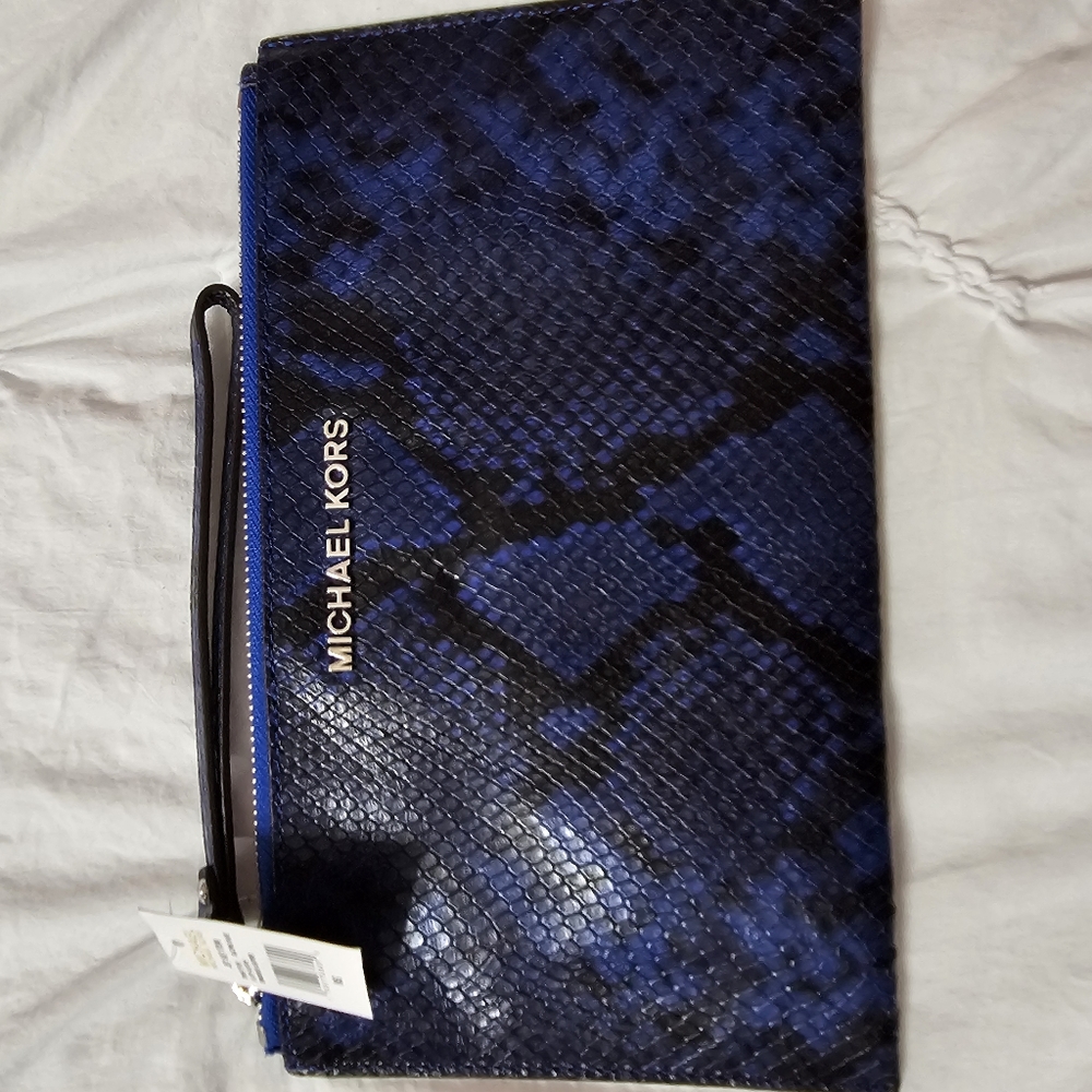 Blue snakeskin print MK wristlet! - Picture 4 of 5